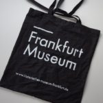 Tasche mit dem Schriftzuge Frankfurt Museum