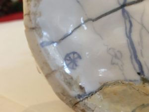 Blaur sechsspeichigen Radmarke auf der unterseite der Porzellane